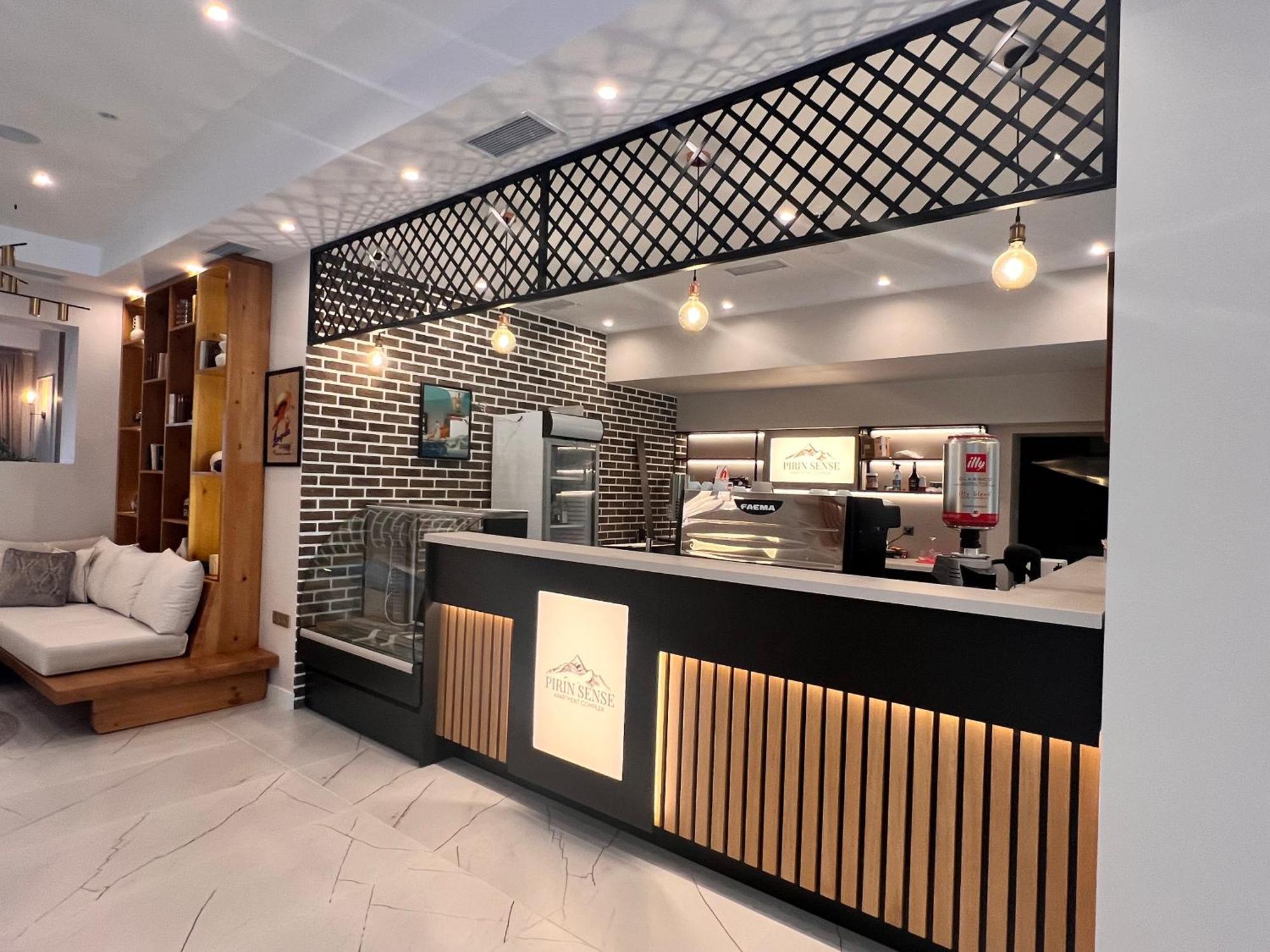 Designer At Pirin Sense Апартаменти Бансько