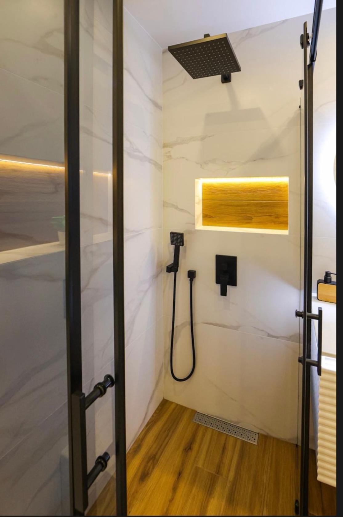 Designer At Pirin Sense Apartment