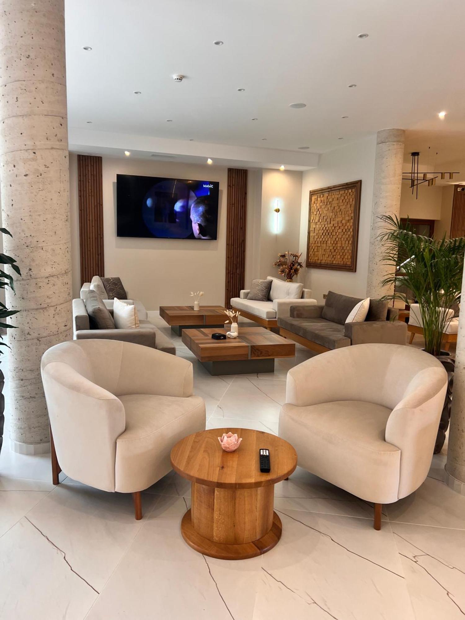 Designer At Pirin Sense Apartment